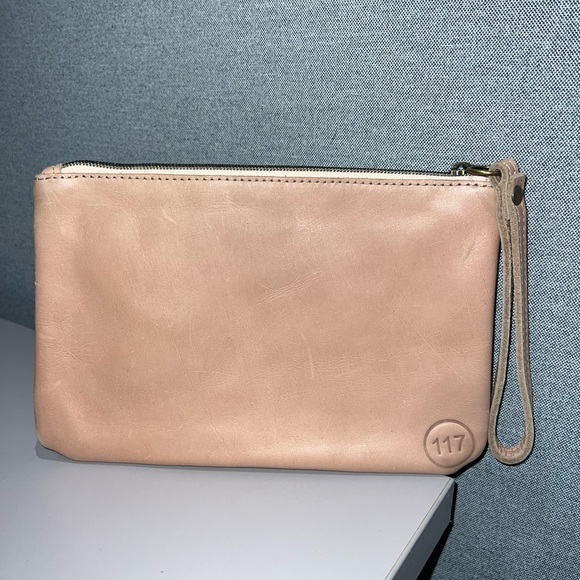 Carry 117 Ayni Leather Wristlet - Picture 2 of 9